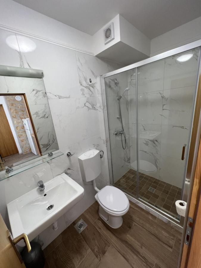 Apartmani Palme Funtana Kültér fotó