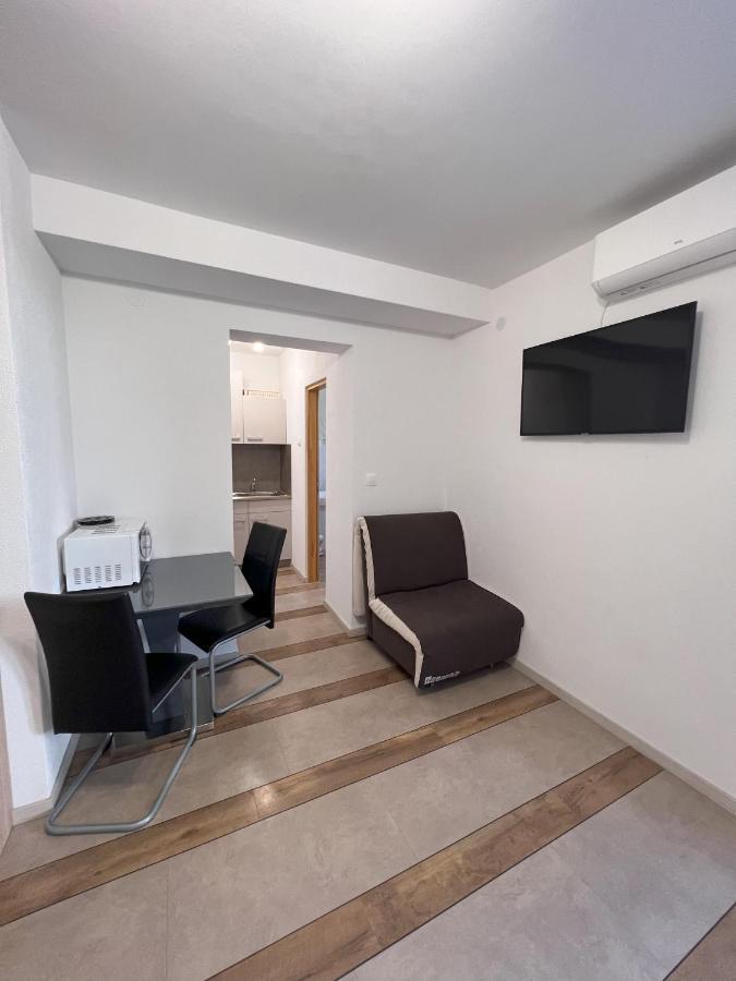 Apartmani Palme Funtana Kültér fotó