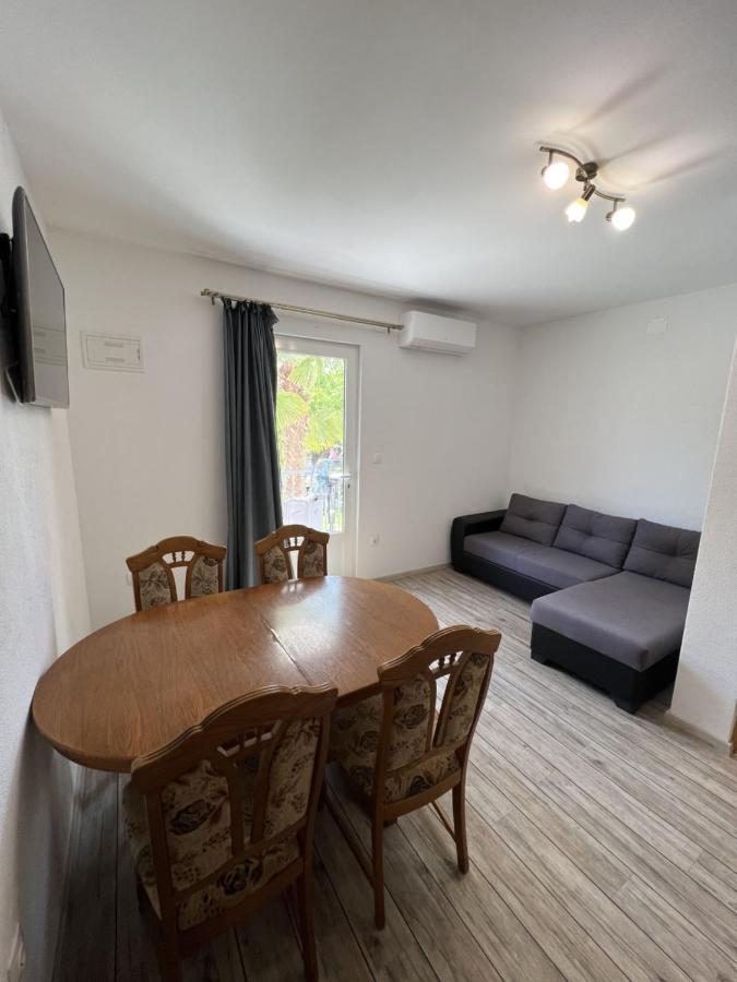Apartmani Palme Funtana Kültér fotó